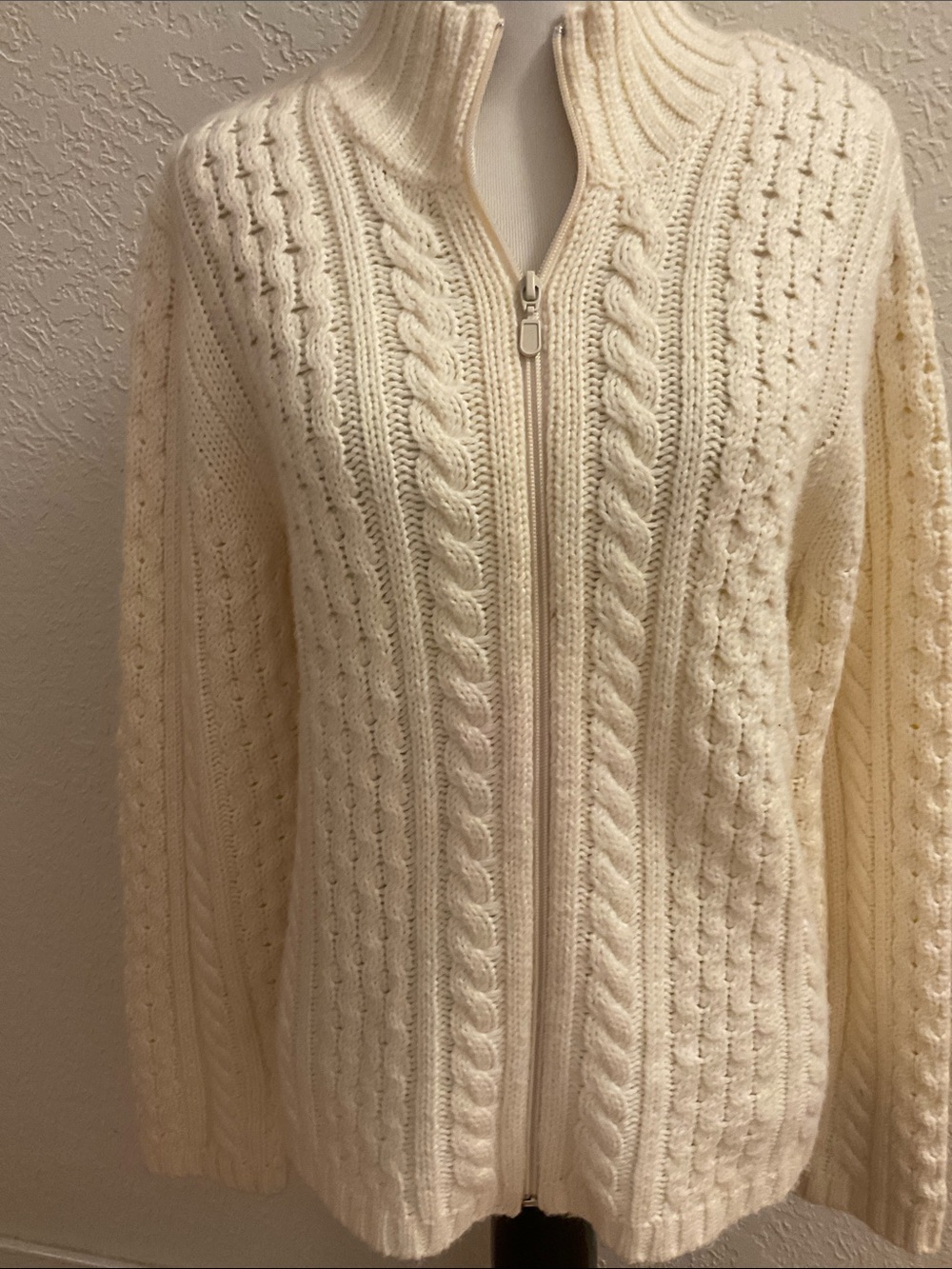 Cleo/Canada - Cardigan Sweater - Size M - Ivory - Wool-Blend